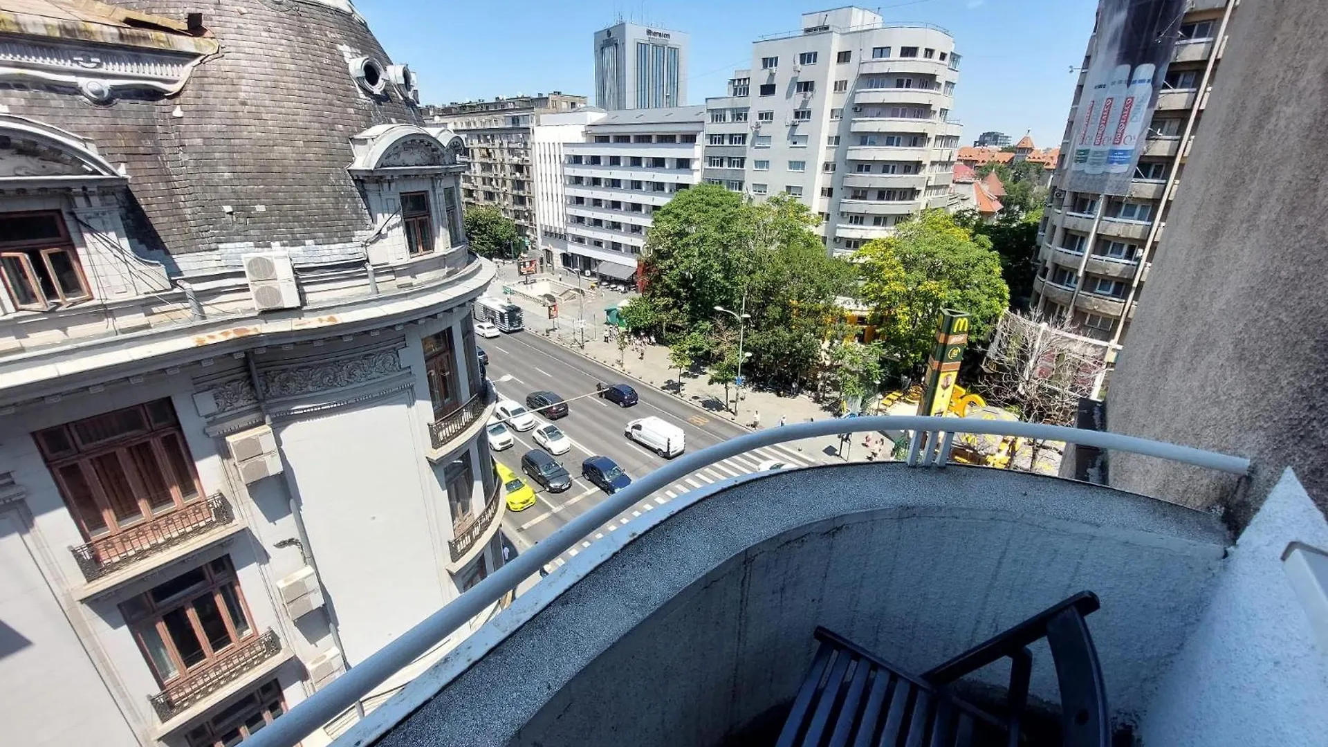 Central Piata Amzei Boekarest 0*,